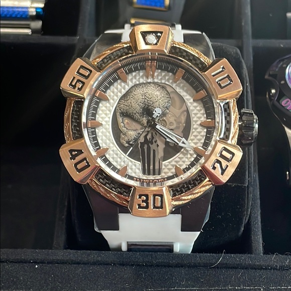PUNISHER - MARVEL - INVICTA WATCH - Picture 1 of 10
